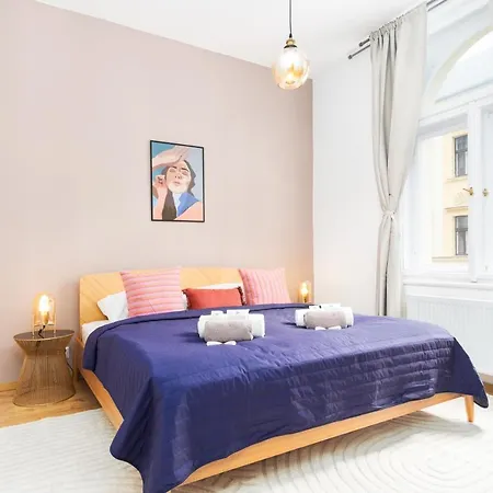 Days - Eclectic In Trendy Area Apartment Prague