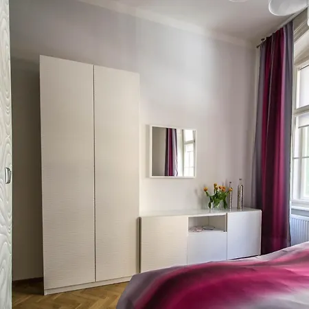 Jacuzzi By Ruterra Apartment