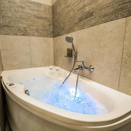 Jacuzzi By Ruterra Apartment Prague