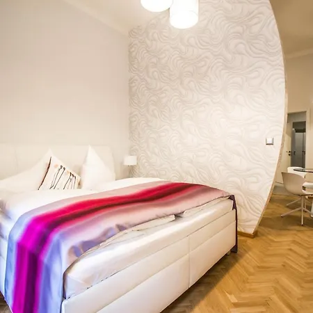 Jacuzzi By Ruterra Apartment