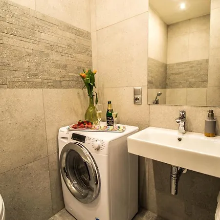 Apartment Jacuzzi By Ruterra Prague