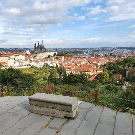 Cozy Near Castle Apartment Prague