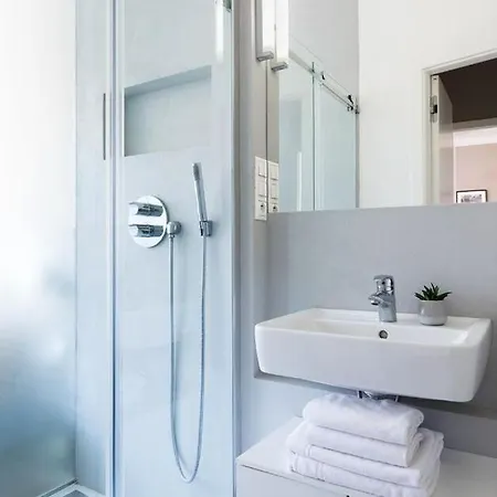Apartment Luxury Beautiful Spacious In Perfect Location *