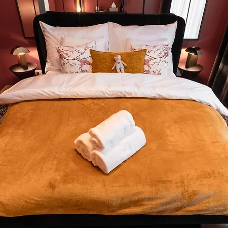 아파트 Chill In Oriental Splendour