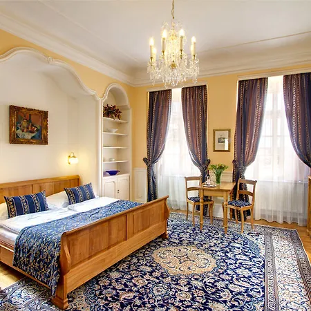 Golden Star Hotell 4*