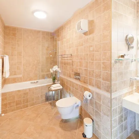Hotel General Old Town 5*
