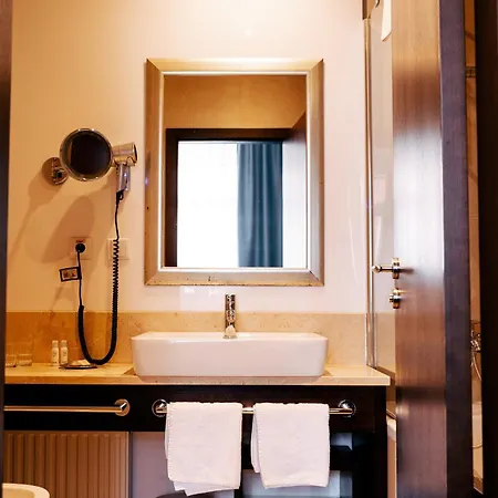 The Fitzgerald Hotel 4*