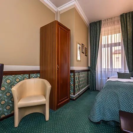 Hastal Old Town 4*