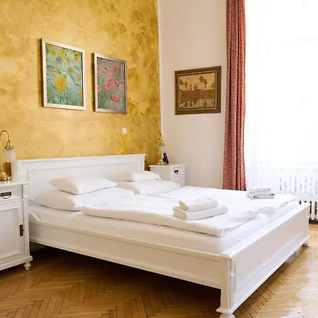 Hotel U Zlateho Jelena 4*
