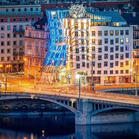 Dancing House - Tancici Dum 4* Prága