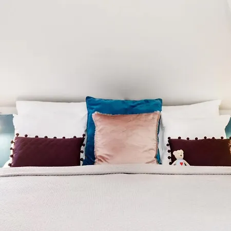 Romantic Bohemian In Old Town *