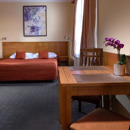 Anyday Aparthotel 3*