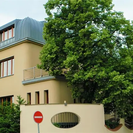 Huge Luxury Villa, 6 Beds And Baths, Terraces, Double Garage Villa *