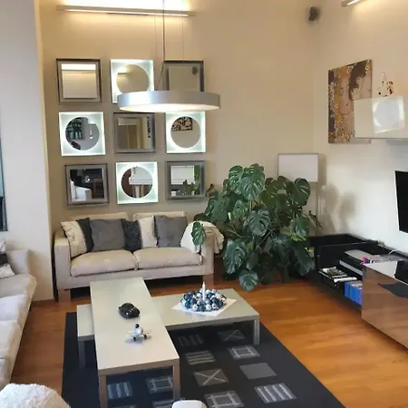 Huge Luxury Villa, 6 Beds And Baths, Terraces, Double Garage *