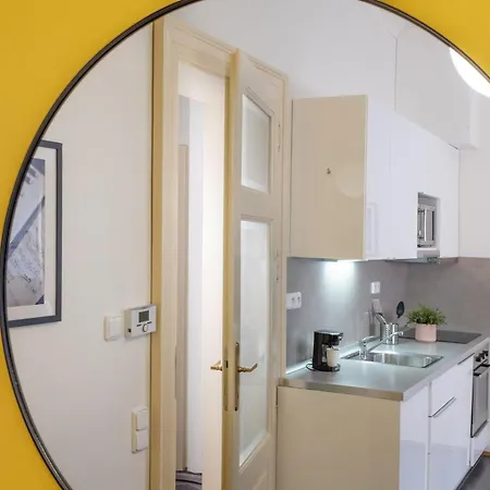 Apartment 4 Arts By Adrez