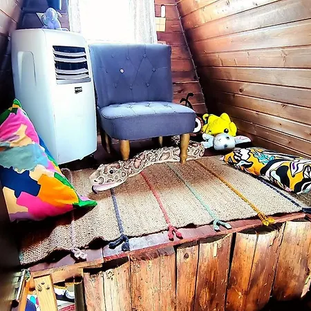 Tiny Garden House *