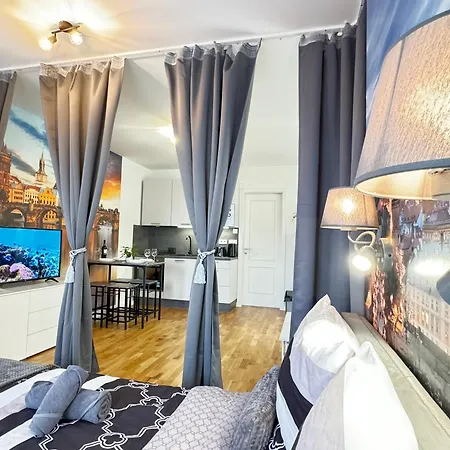 New Modern-style With Balcony In The 2 Apartmán Praha