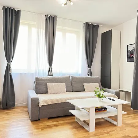 Apartment New Modern-style With Balcony In The 2 *
