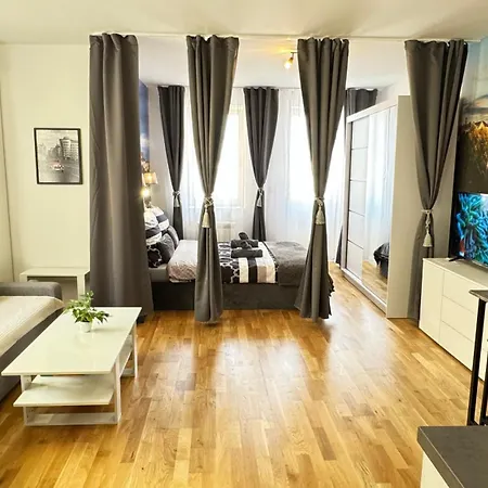 Apartmán New Modern-style With Balcony In The 2