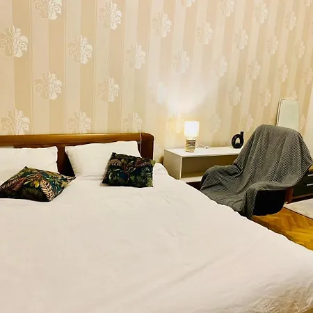 In Centre Apartment *