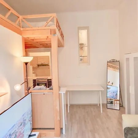 Cozy Karlin Loft Center Apartment *