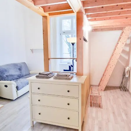 Cozy Karlin Loft Center Apartment