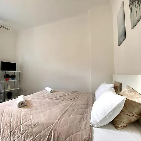 Parkside In Vinohrady Apartment