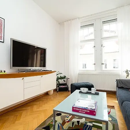 Charming With Free Garage In Building * Prague