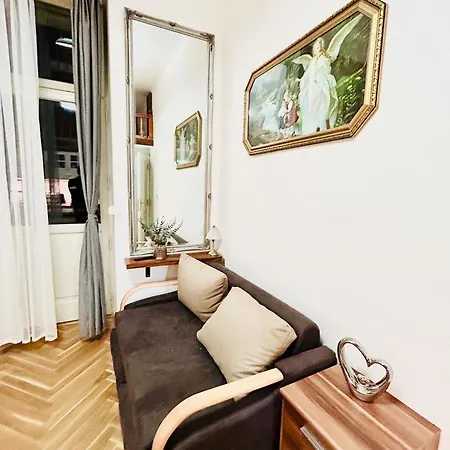 Apartment Cozy Design With Terrace Prague