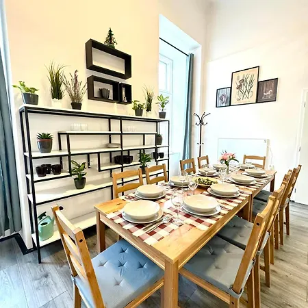 Stunning & Spacious 2bdr Apt In Center Prague