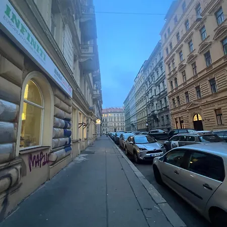 Nika 2 * Prague