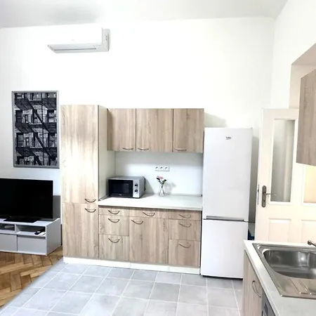 Side Street Apartment Prag