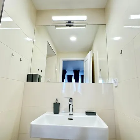 Apartment New Modern-style With Balcony In The 2 *