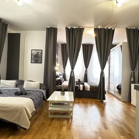 New Modern-style With Balcony In The 2 Apartment
