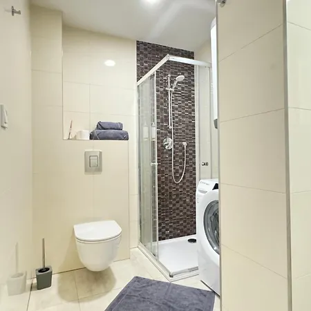 New Modern-style With Balcony In The 2 * Prague