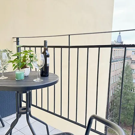 New Modern-style With Balcony In The 2 Prague