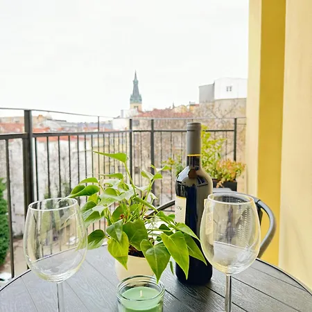 Apartment New Modern-style With Balcony In The 2 Prague