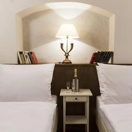 U Suteru Hotel