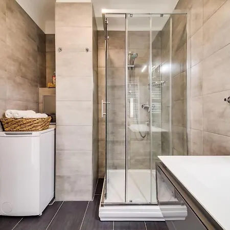 Floor With Terrace Apartment *