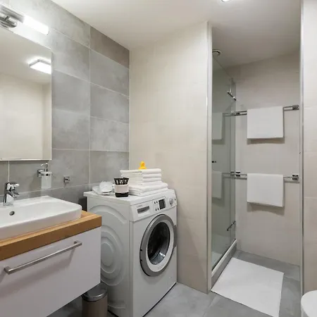 Luxury & Air-conditioned Osko Near The Center *