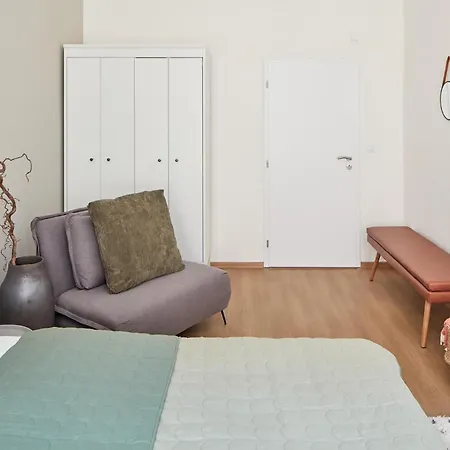 Days - Sunlit 1bdr - Netflix - Yet Quiet - New Town