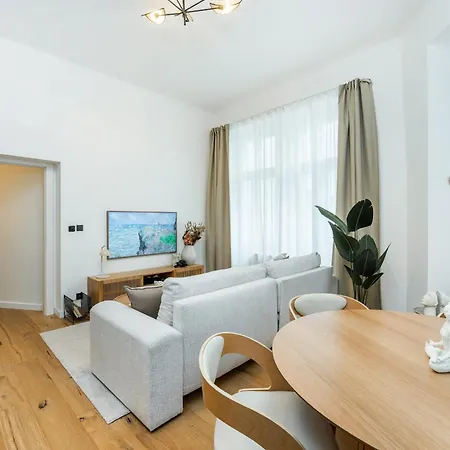 Apartment Cozy Wenceslas Square 700m Apartment, Prague
