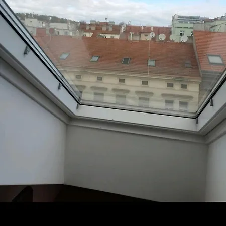 Cozy Rooftop With Balcony Praha