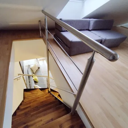 Cozy Rooftop With Balcony