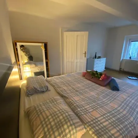 Flat In The House & Dog Friendly *