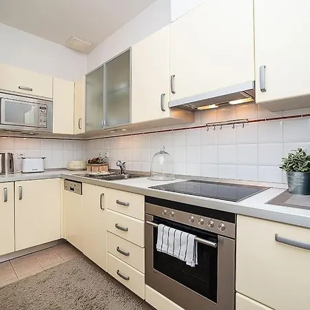 Apartment Charming With Free Garage In Building Prague