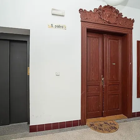 Charming With Free Garage In Building * Prague