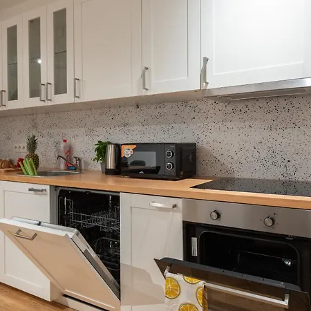 3-room With Beautiful View Daire *