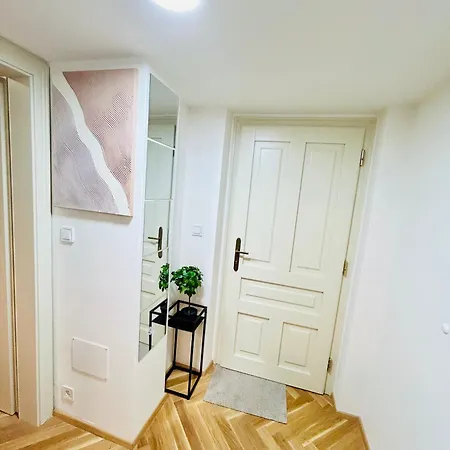 Cozy Design With Terrace Apartment Prague