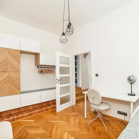 Luxurious 3 Bedroom In The Old Town